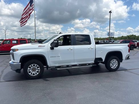 Used 2022 Chevrolet Silverado 2500 LT w/ Convenience Package AWD/4WD image 2