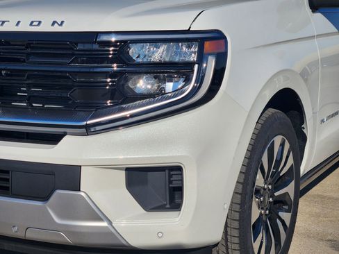New 2025 Ford Expedition Platinum w/ Platinum Ultimate Package image 10