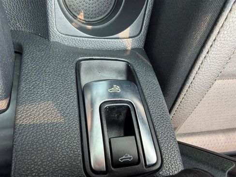 Used 2014 Volkswagen Eos Komfort FWD image 22