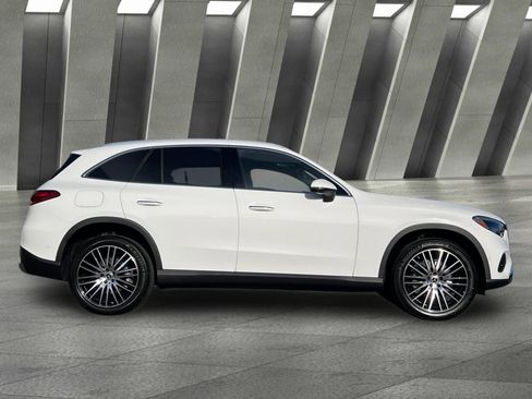 New 2026 Mercedes-Benz GLC 300 4MATIC image 3