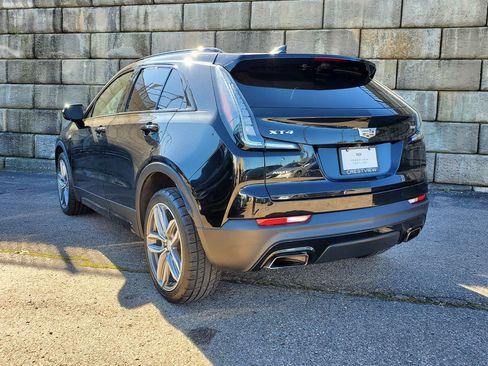 Used 2020 Cadillac XT4 Sport image 3