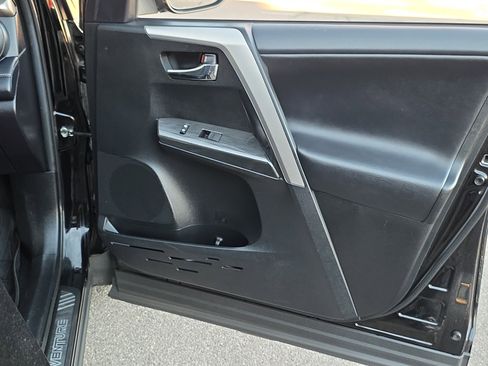 Used 2018 Toyota RAV4 Adventure image 29