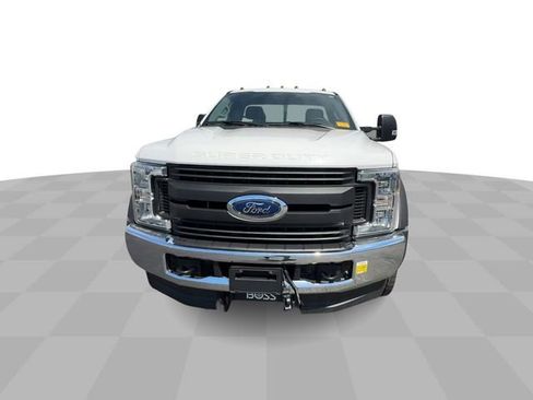 Used 2018 Ford F550 4x4 Regular Cab Super Duty image 3