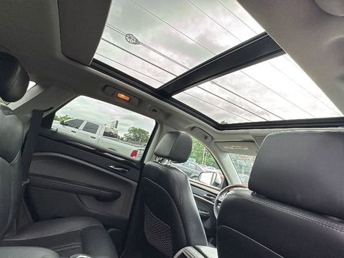 Used 2011 Cadillac SRX Luxury image 21