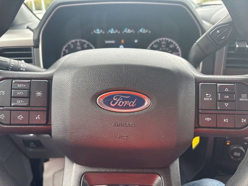 Used 2022 Ford F150 XLT image 35