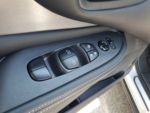 Certified 2024 Nissan Murano SV FWD image 26