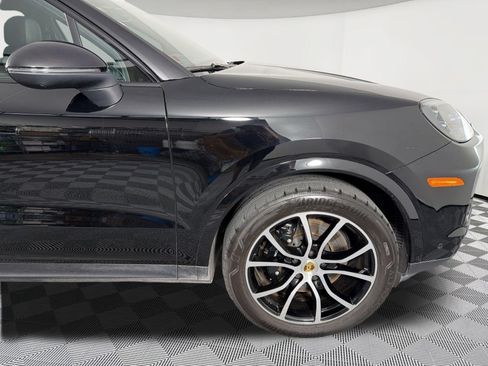 Certified 2024 Porsche Cayenne AWD/4WD image 13