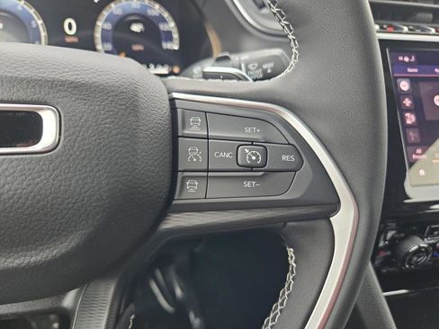 New 2025 Jeep Grand Cherokee Altitude RWD image 24