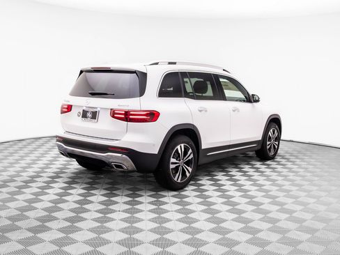 New 2025 Mercedes-Benz GLB 250 4MATIC image 5