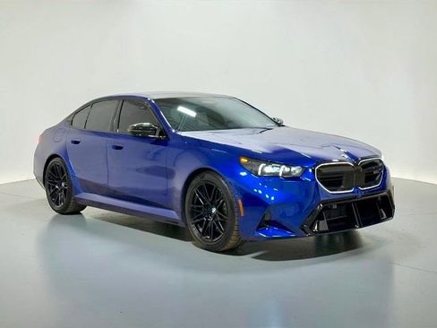 Used 2025 BMW M5 w/ Executive Package image 11