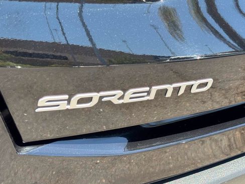 Used 2024 Kia Sorento S AWD/4WD image 14