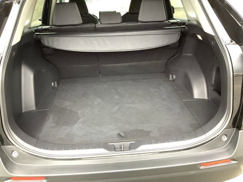 Used 2022 Toyota RAV4 XLE image 28