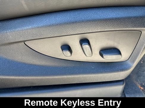 Used 2020 GMC Yukon Denali image 15