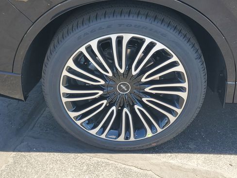 New 2026 Lincoln Aviator Black Label w/ Dynamic Handling Package AWD/4WD image 5