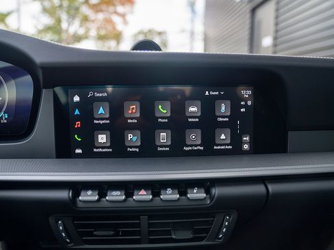 Certified 2025 Porsche 911 Carrera image 13