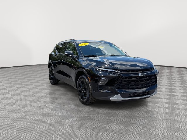 Certified 2026 Chevrolet Blazer LT w/ Midnight/Sport Edition AWD/4WD image 3
