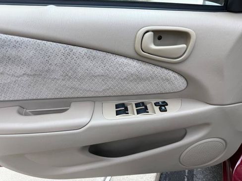 Used 1999 Toyota Corolla CE w/ Value Pkg FWD image 13