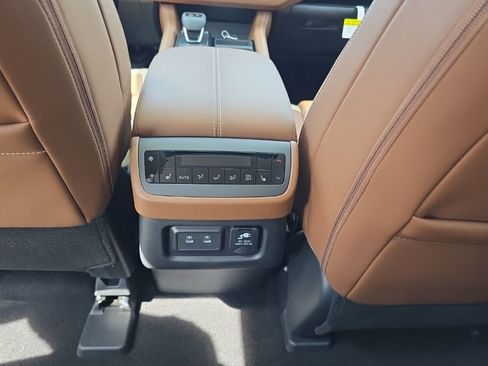 New 2026 Nissan Pathfinder Platinum AWD/4WD image 15