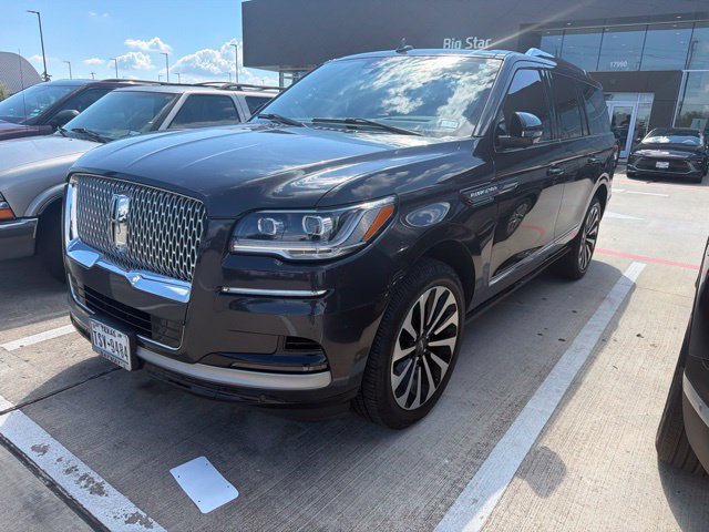 Used 2023 Lincoln Navigator Reserve RWD image 1