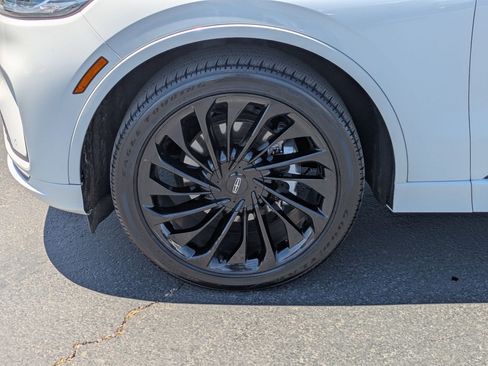 Used 2025 Lincoln Aviator Reserve w/ Luxury Package RWD image 11