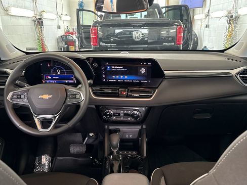 Used 2026 Chevrolet TrailBlazer LT w/ Convenience Package AWD/4WD image 11