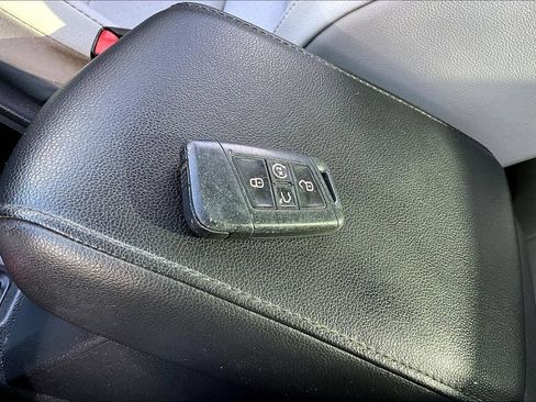 Used 2019 Volkswagen Tiguan SEL FWD image 37