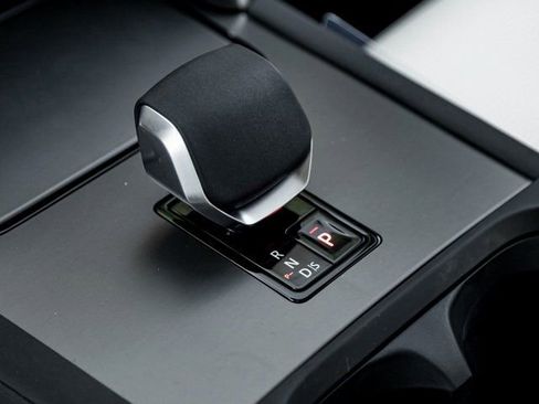 New 2025 Land Rover Discovery Sport S image 19