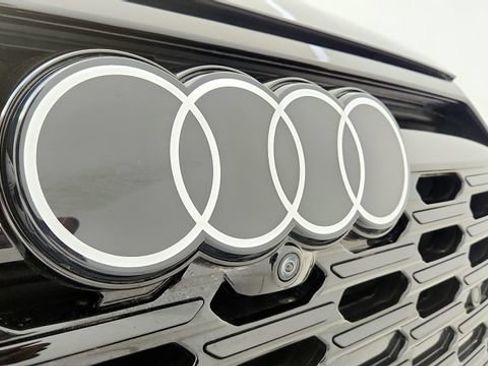 Used 2024 Audi Q8 e-tron Prestige AWD/4WD image 33