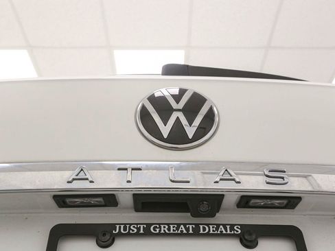 Certified 2022 Volkswagen Atlas Cross Sport SE AWD/4WD image 14