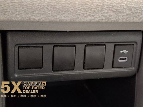 Used 2023 Toyota Corolla Cross L image 27