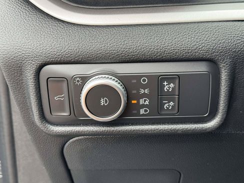 Used 2020 Ford Explorer XLT w/ Equipment Group 202A AWD/4WD image 21