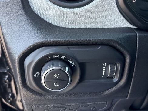 Used 2024 Jeep Gladiator Sport image 24