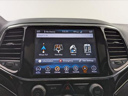 Used 2019 Jeep Grand Cherokee Limited w/ Luxury Group II image 31