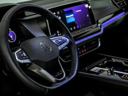 Certified 2025 Volkswagen Atlas Peak Edition SE image 15