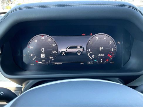 Certified 2025 Land Rover Defender 110 X-Dynamic SE AWD/4WD image 25