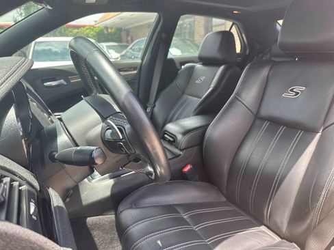 Used 2018 Chrysler 300 S w/ 300S Premium Group RWD image 20