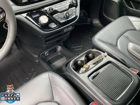 Used 2023 Chrysler Pacifica Touring-L w/ S Appearance Package FWD image 50