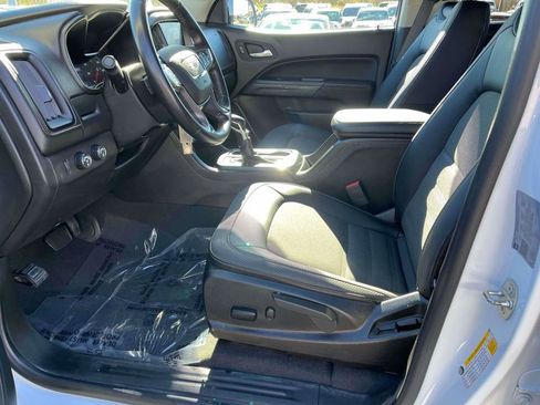 Used 2022 GMC Canyon AT4 w/ Trailering Package image 12