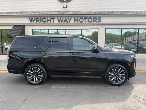 Used 2021 Cadillac Escalade Sport Platinum AWD/4WD image 2