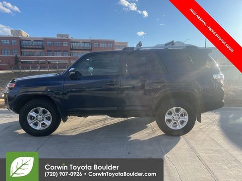 Used 2023 Toyota 4Runner SR5 Premium image 4