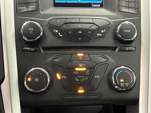 Used 2016 Ford Fusion SE FWD image 23