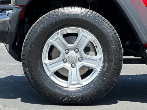 Used 2018 Jeep Wrangler Unlimited Sport S AWD/4WD image 26
