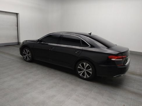 Used 2022 Volkswagen Passat 2.0T SE image 3