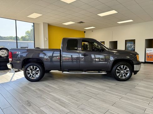 Used 2011 GMC Sierra 1500 SLE w/ Power Tech Package image 5