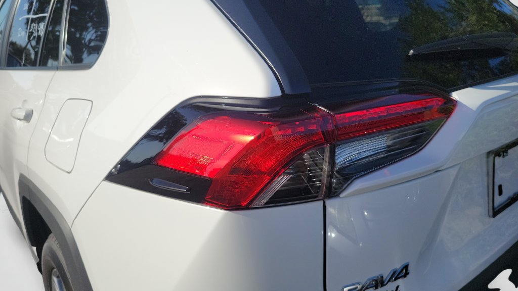 Used 2025 Toyota RAV4 XLE w/ Convenience Package FWD image 9