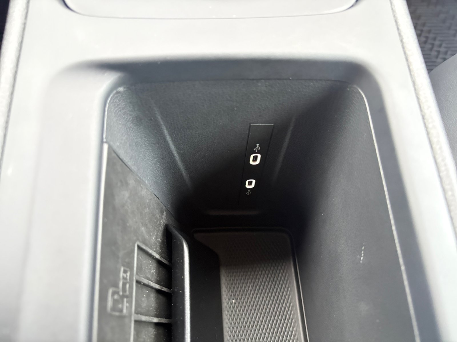 Certified 2026 Volkswagen Tiguan SE R-Line FWD image 19