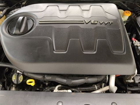 Used 2015 Chrysler 200 C FWD image 30