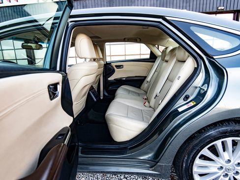 Used 2013 Toyota Avalon XLE Premium image 35
