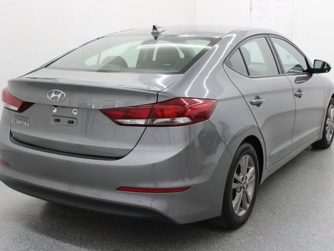 Used 2018 Hyundai Elantra Value Edition FWD image 5