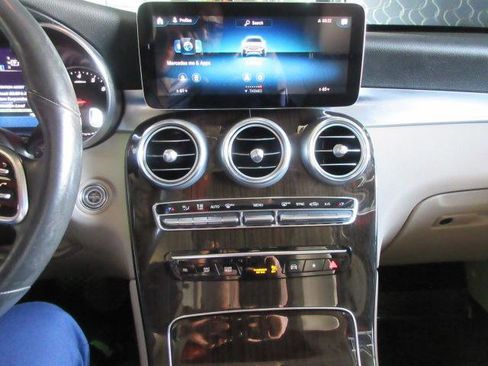 Used 2020 Mercedes-Benz GLC 300 4MATIC w/ Multimedia Package image 36